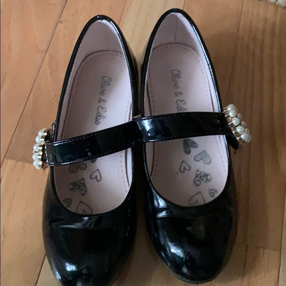 Olive & Edie black patent Mary Janes